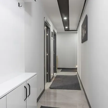 Apartamento 7-sehir Merkezinde 4 Yatak Odali *