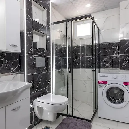 7-sehir Merkezinde 4 Yatak Odali * Antália