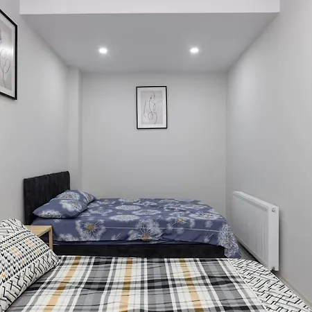 Apartamento 7-sehir Merkezinde 4 Yatak Odali *