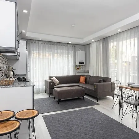 7-sehir Merkezinde 4 Yatak Odali Antália