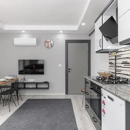 7-sehir Merkezinde 4 Yatak Odali Apartment Antalya