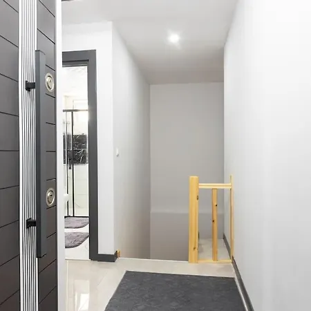 7-sehir Merkezinde 4 Yatak Odali Apartman Antalya