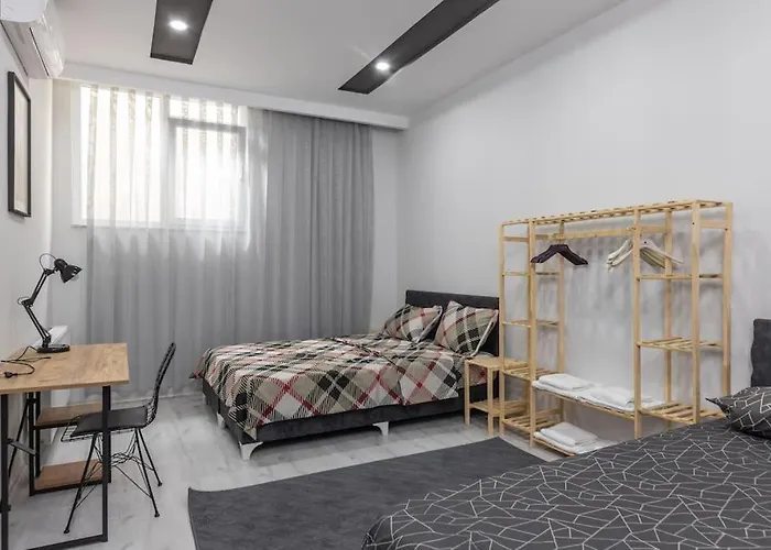 7-sehir Merkezinde 4 Yatak Odali Apartamento